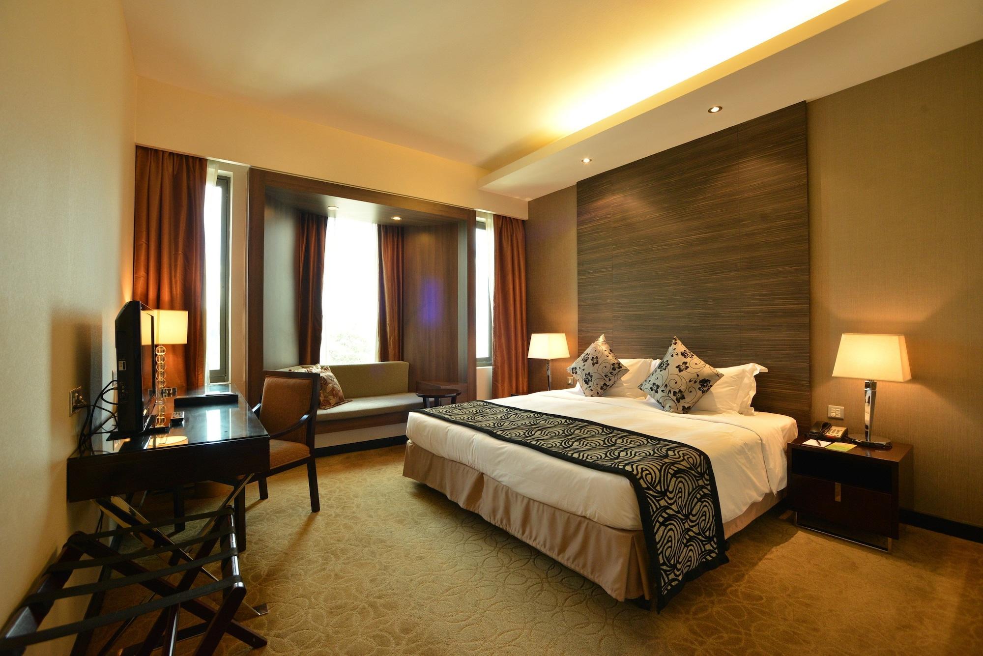 Wyndham Singapore Hotel Exterior photo Deluxe Room