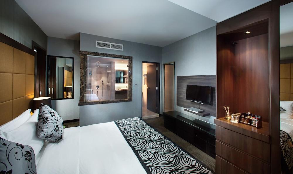 Wyndham Singapore Hotel Exterior photo Deluxe Room