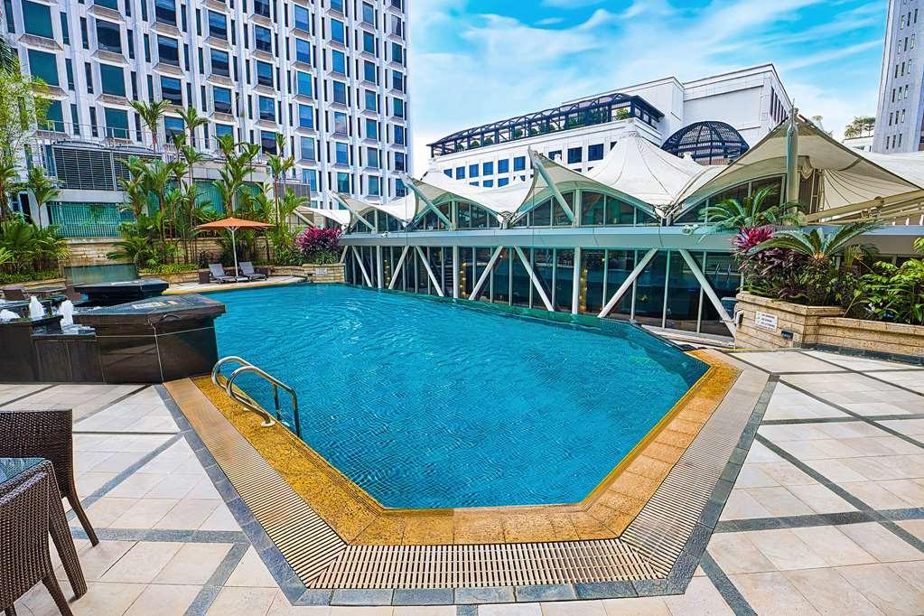 Wyndham Singapore Hotel Facilities photo The swimming pool at the hotel